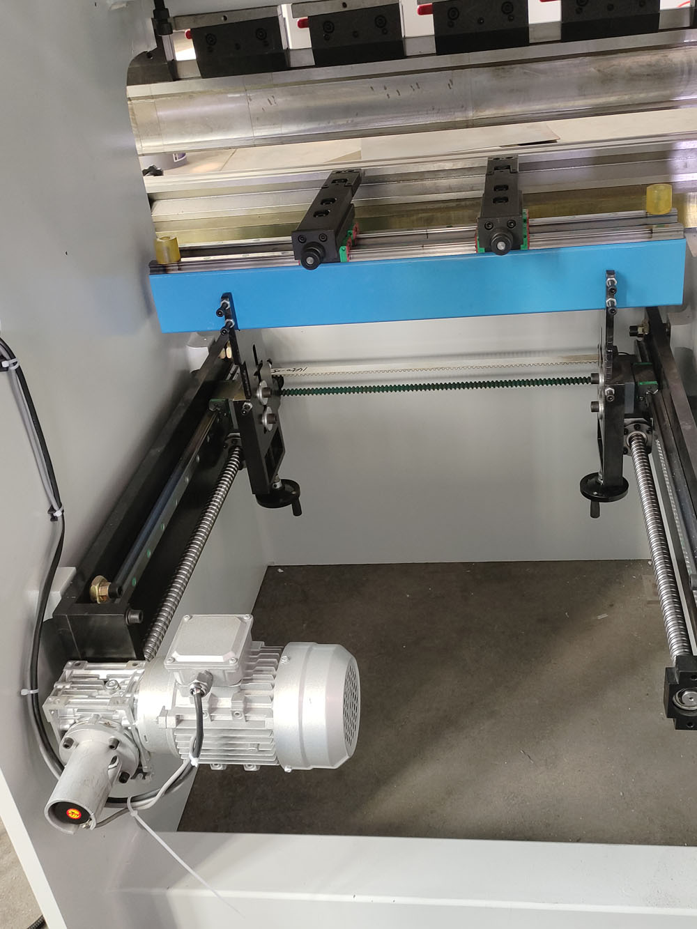 آلة تشكيل هيدروليكية أوتوماتيك - مراجعة Power Tools Hydraulic وسعره